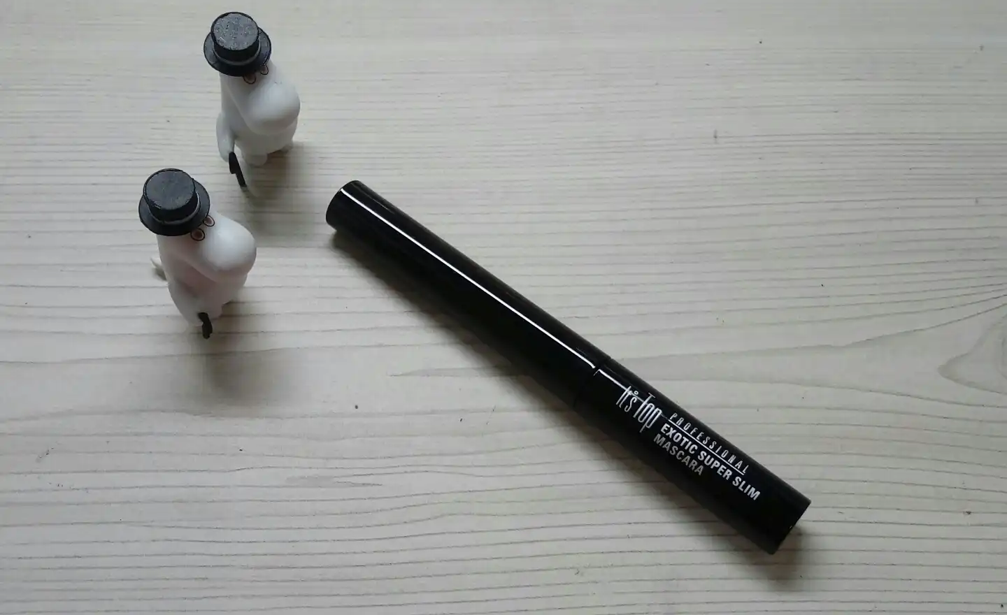 잇츠 탑 이그저틱 슈퍼 슬림 마스카라