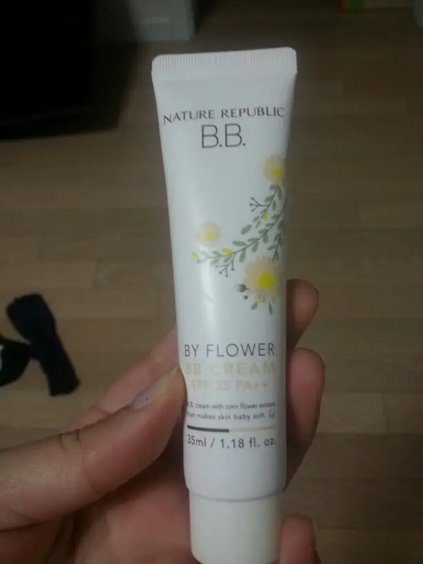 선택된 언니의파우치 리뷰 이미지 - [바이 플라워 비비크림 SPF35 PA++ 1호 화사한 비비]