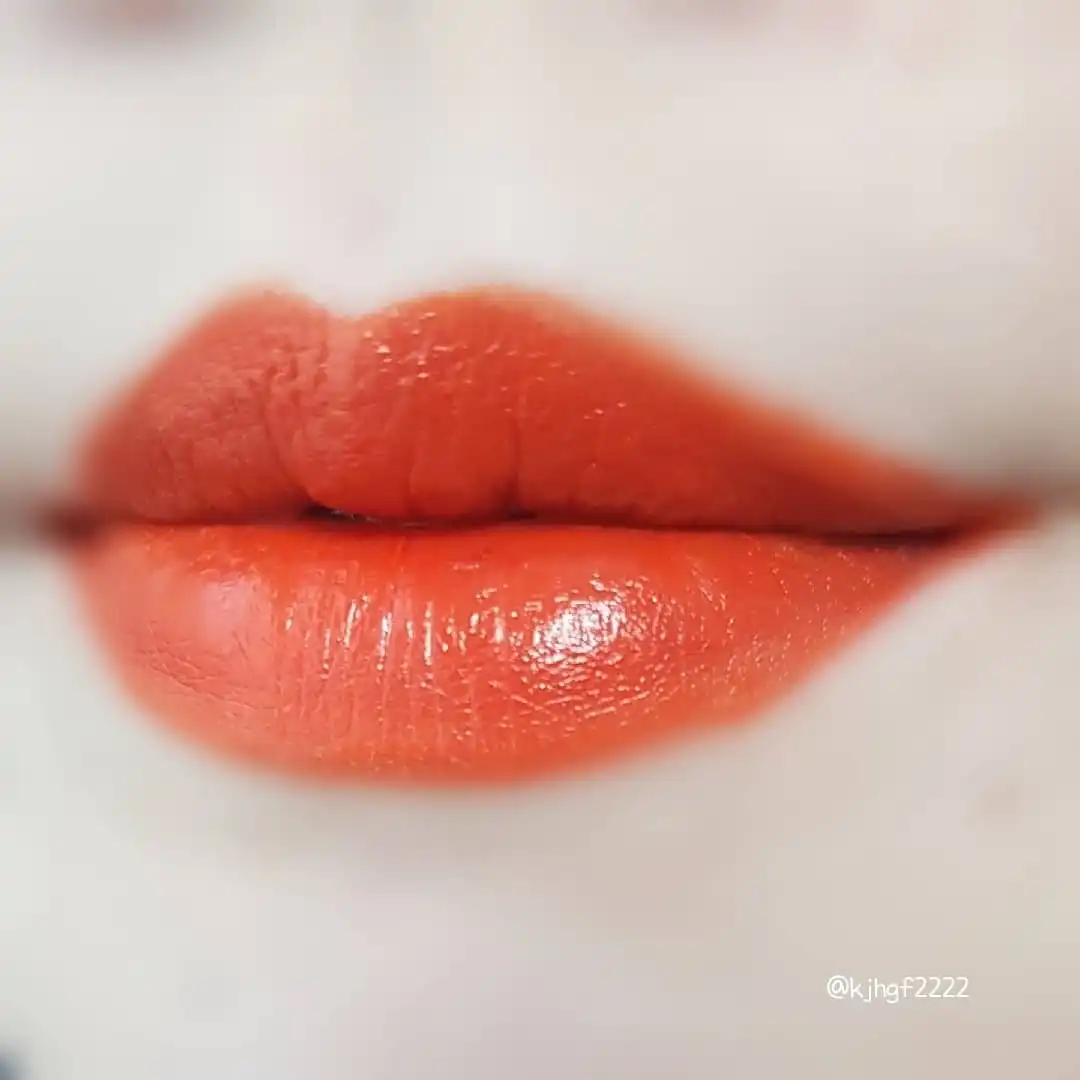 언니의파우치 리뷰 이미지 7 - [센슈얼 아쿠아 립스틱 [278호 캔디드 오렌지]]