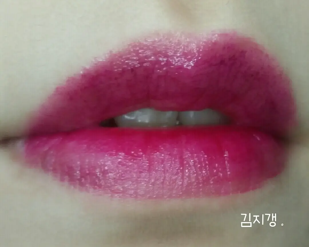 선택된 언니의파우치 리뷰 이미지 - [베르니 아 레브르 바이닐 크림 [415 푸시아 비츠]]
