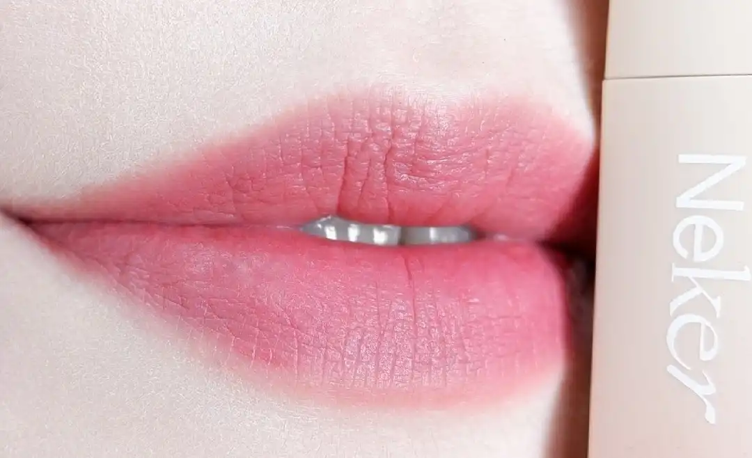 컬러 스웨이드 립 라커 [02 블러 로즈]