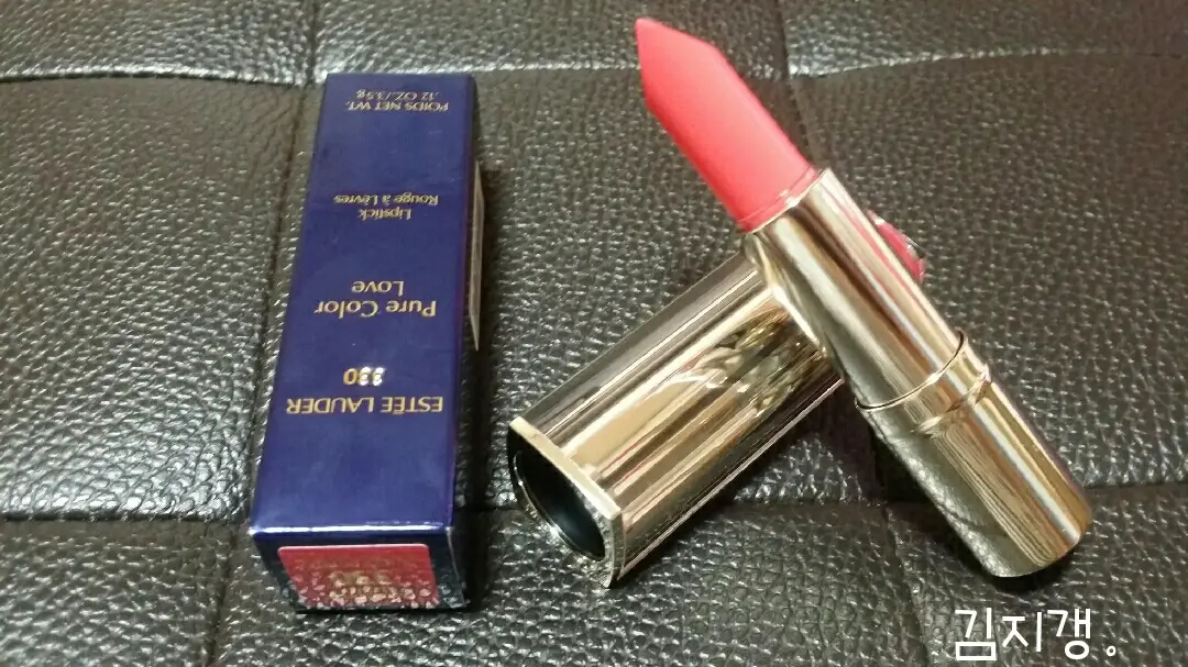 선택된 언니의파우치 리뷰 이미지 - [퓨어 컬러 러브 립스틱 [330 와일드 포피 엣지 크림]]