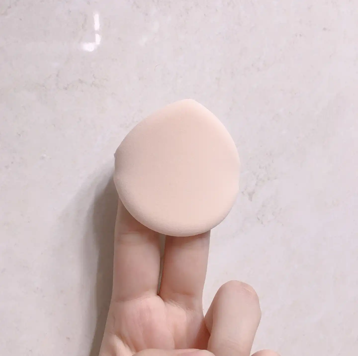 언니의파우치 리뷰 이미지 4 - [화이트 펄세이션 올 데이 피팅 펄 세럼 팩트 [21호 화사한 라이트 베이지]]