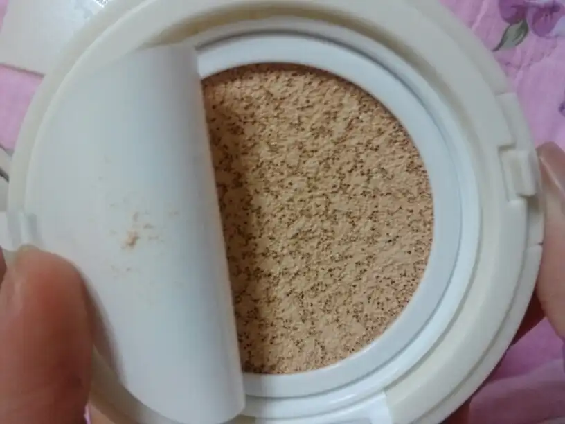 선택된 언니의파우치 리뷰 이미지 - [진주알 맑은 애니 쿠션 SPF50+/PA+++ (W24 허니 베이지)]