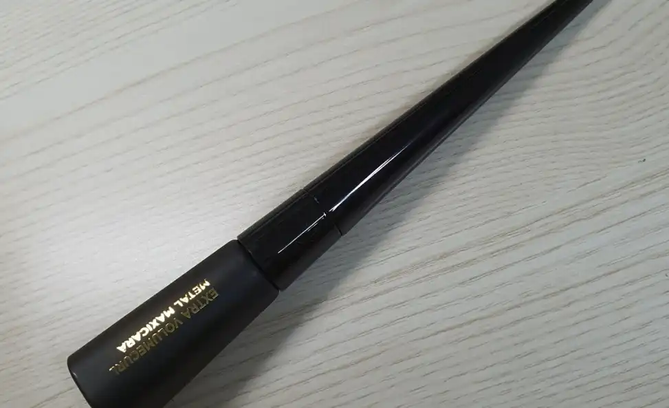 엑스트라 볼륨컬 메탈 마스카라 [블랙]