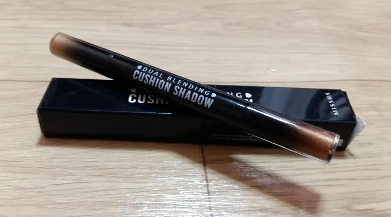 라인프렌즈 에디션 듀얼 블렌딩 쿠션 섀도우 (아망드 쇼콜라)