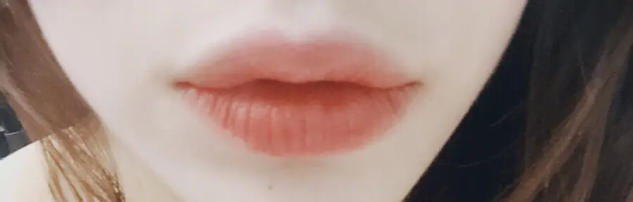 선택된 언니의파우치 리뷰 이미지 - [라인프렌즈 에디션 매트 립루즈 (MRD02 살사레드)]