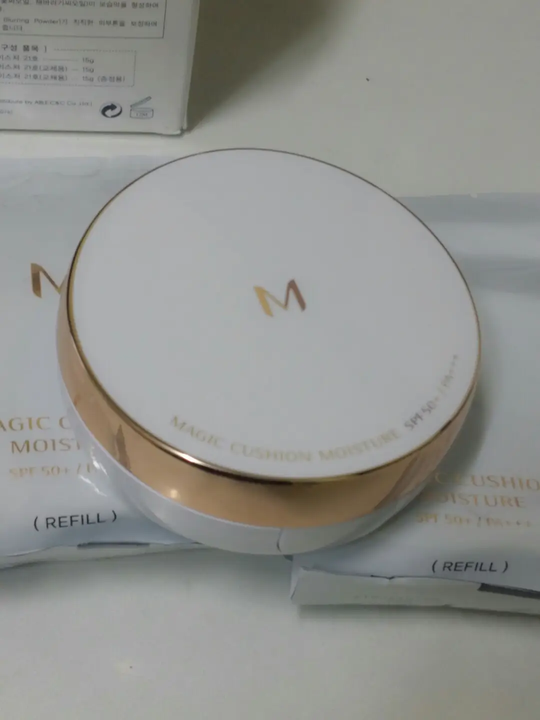 선택된 언니의파우치 리뷰 이미지 - [[M] 매직 쿠션 모이스처 SPF50+ PA+++ [21호]]