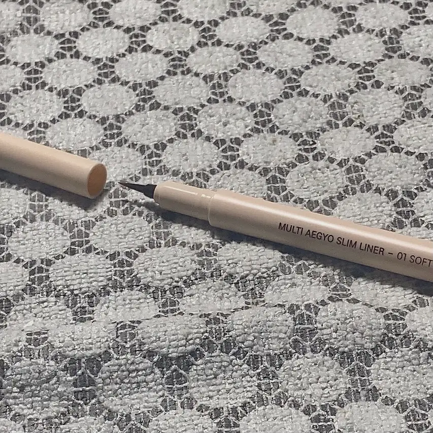 선택된 언니의파우치 리뷰 이미지 - [멀티 애교 슬림 라이너]