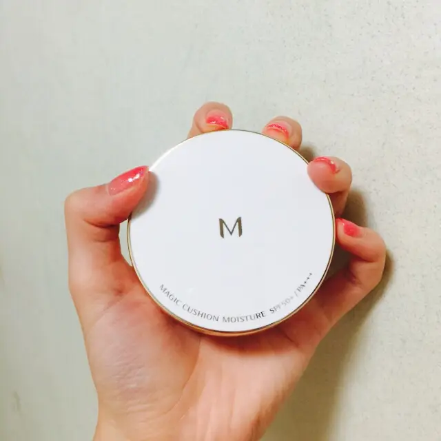 선택된 언니의파우치 리뷰 이미지 - [[M] 매직 쿠션 모이스처 SPF50+ PA+++ [21호]]