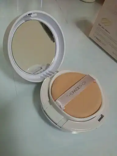 언니의파우치 리뷰 이미지 2 - [쿠션 스크린셀 커버 SPF50+PA+++ 2호]