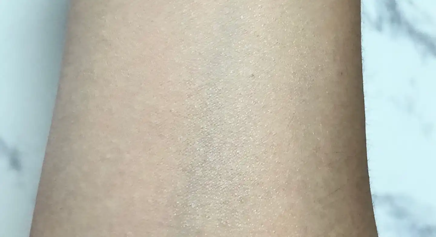 언니의파우치 리뷰 이미지 9 - [화이트 펄세이션 올 데이 피팅 펄 세럼 팩트 [21호 화사한 라이트 베이지]]