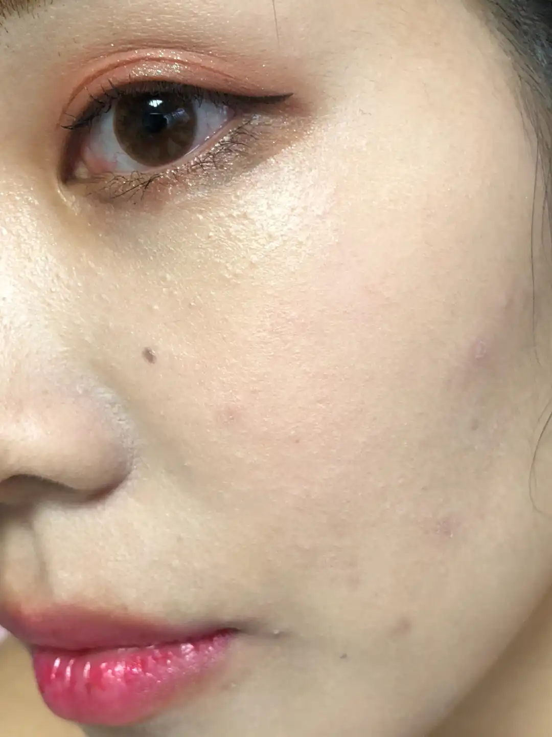 언니의파우치 리뷰 이미지 13 - [화이트 펄세이션 올 데이 피팅 펄 세럼 팩트 [21호 화사한 라이트 베이지]]