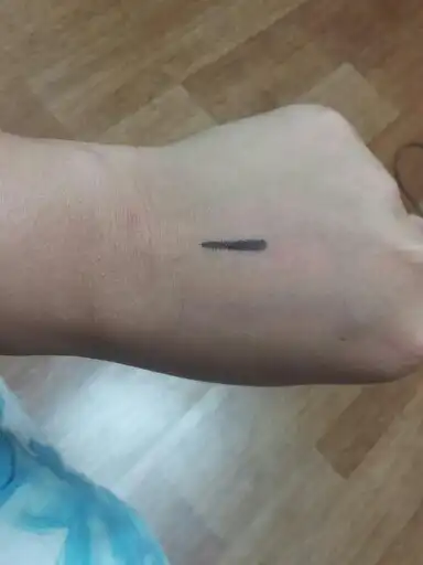 언니의파우치 리뷰 이미지 3 - [스키니터치 붓펜 아이라이너 [01 블랙]]