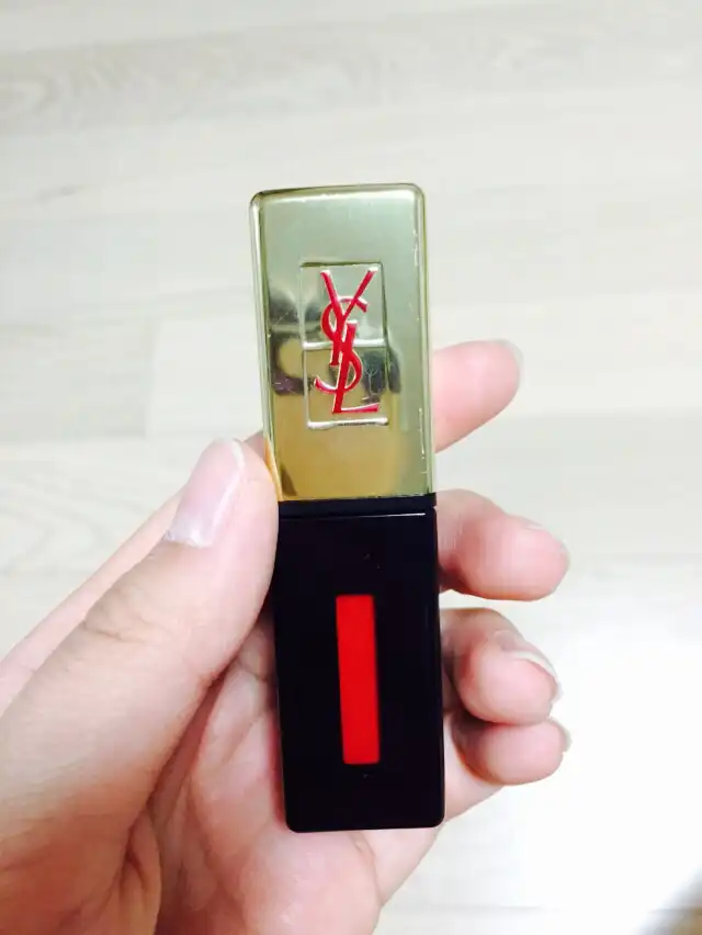 루쥬 뷔르 꾸뛰르 베르니 아 레브르(9)