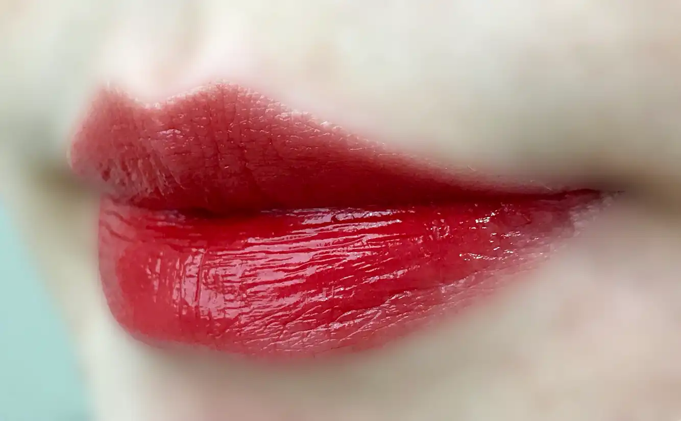 언니의파우치 리뷰 이미지 8 - [버츠비 립스틱 [20호 스칼렛소크드]]
