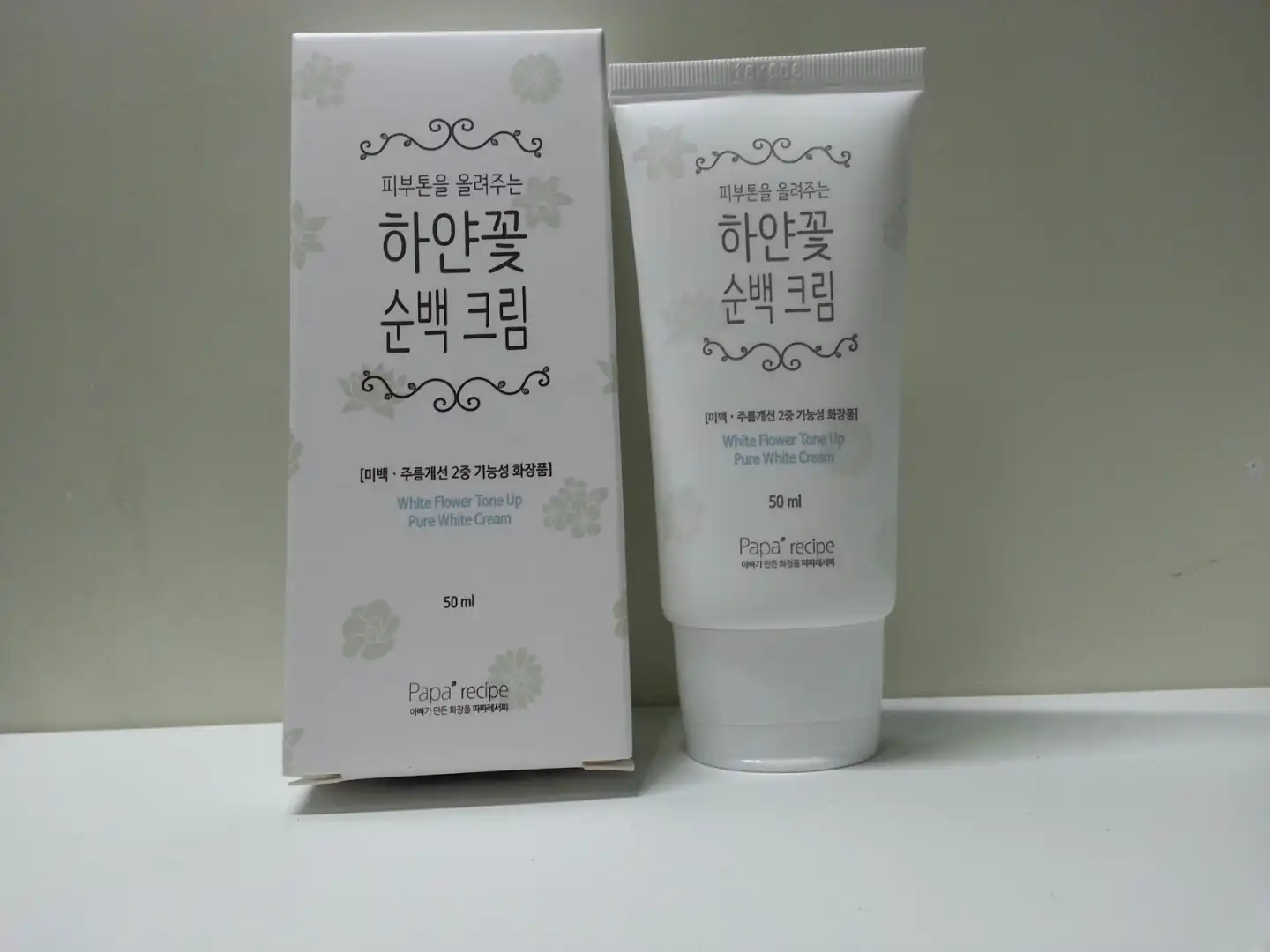 피부톤을 올려주는 하얀꽃 순백크림