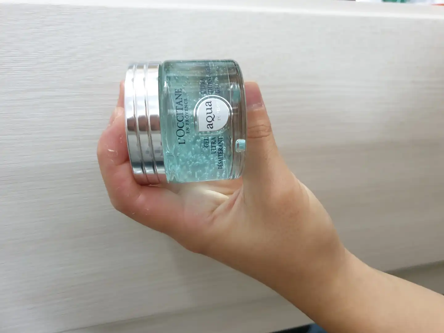 언니의파우치 리뷰 이미지 2 - [아쿠아 레오티에 울트라 서스트 퀀치 젤]