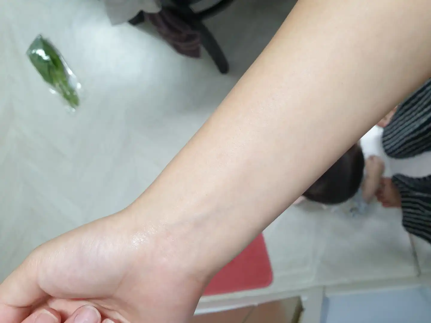 언니의파우치 리뷰 이미지 4 - [아쿠아 레오티에 울트라 서스트 퀀치 젤]