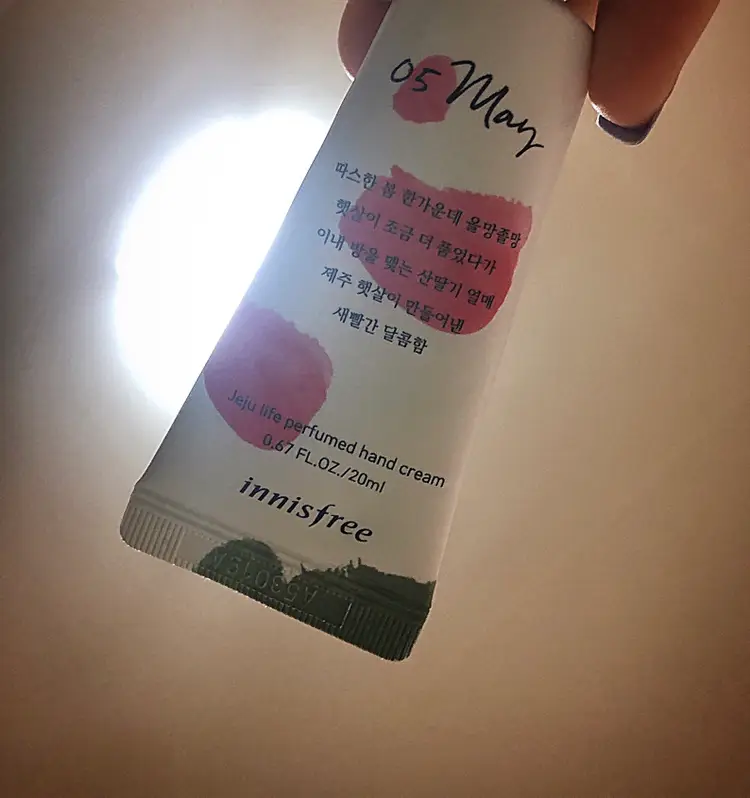 선택된 언니의파우치 리뷰 이미지 - [제주 라이프 퍼퓸드 핸드크림 [5월 햇살 아래 산딸기]]