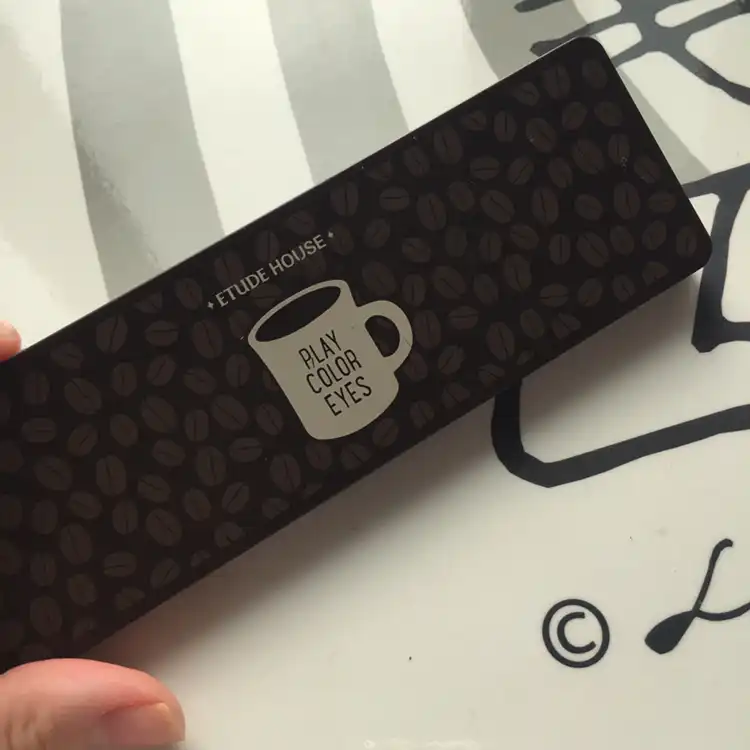 플레이 컬러 아이즈 [인 더 까페]