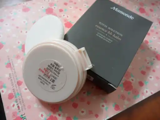 언니의파우치 리뷰 이미지 2 - [토탈 솔루션 에센스 비비밤 SPF33 PA++ 2호]