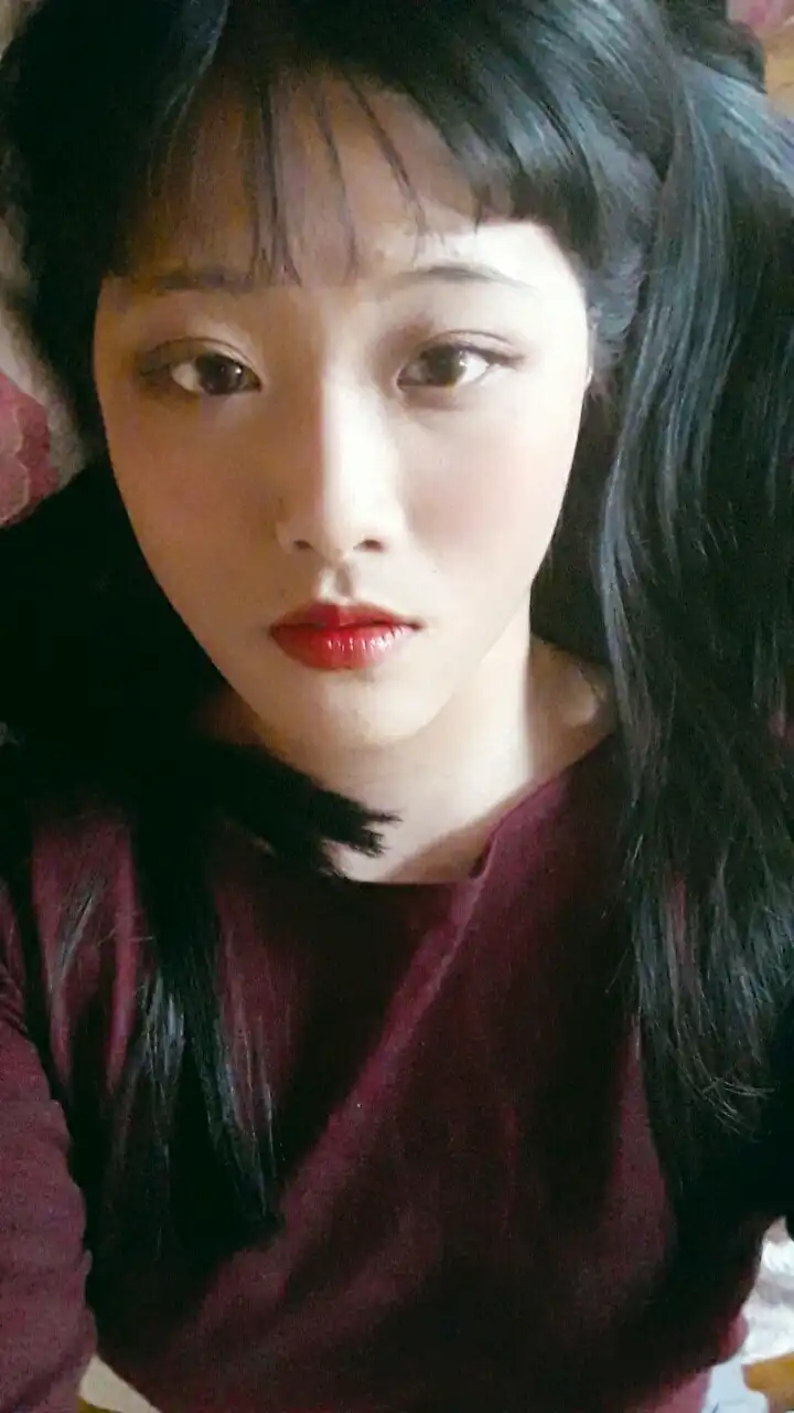 언니의파우치 리뷰 이미지 6 - [컬러 센세이셔널 립 틴트 (12 레드 온 탑)]