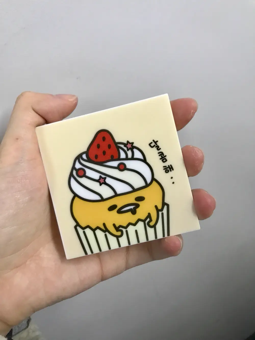 선택된 언니의파우치 리뷰 이미지 - [구데타마 ver2 컵케익 아이섀도우 [1호 레드벨벳]]