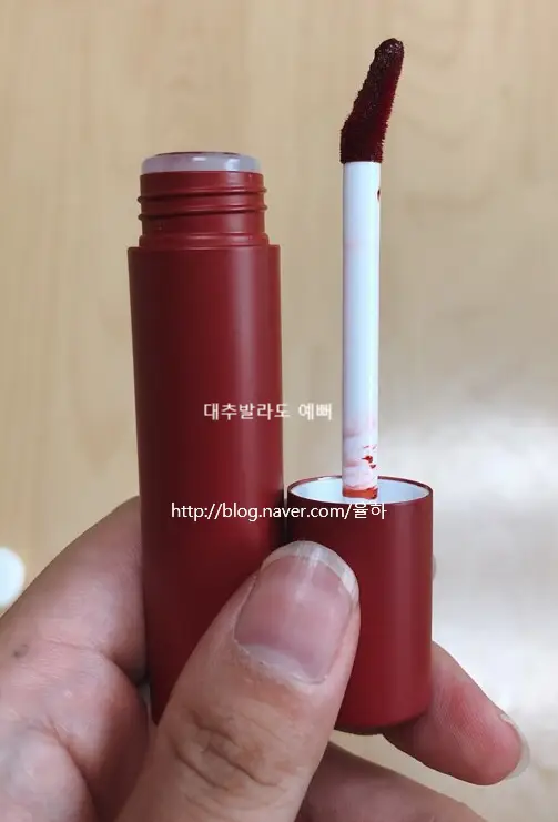 선택된 언니의파우치 리뷰 이미지 - [과즙팡 틴트 [CR03 대추 발라도 예뻐]]