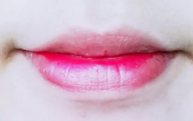 선택된 언니의파우치 리뷰 이미지 - [바이 플라워 샤인 틴트 1호 샤인 레드]