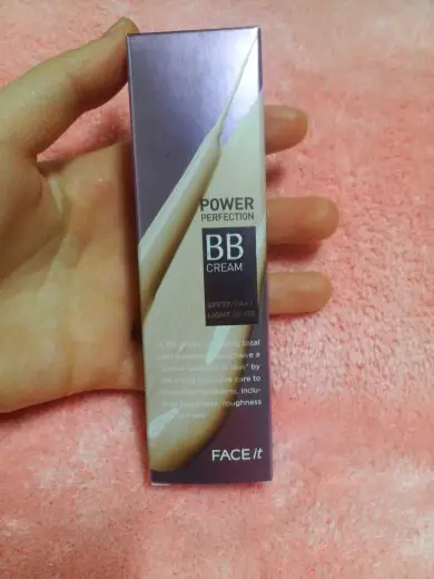 선택된 언니의파우치 리뷰 이미지 - [페이스잇 파워 퍼펙션 비비크림 SPF37PA++ 01 화사한 베이지]