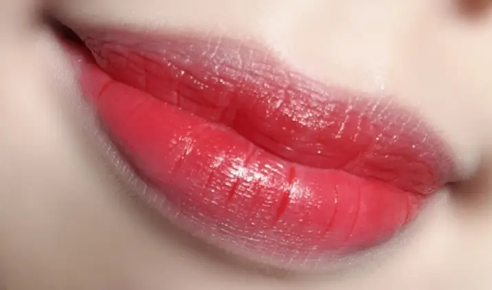 선택된 언니의파우치 리뷰 이미지 - [슈퍼 라스트러스 립스틱(740호 서튼리 레드)]