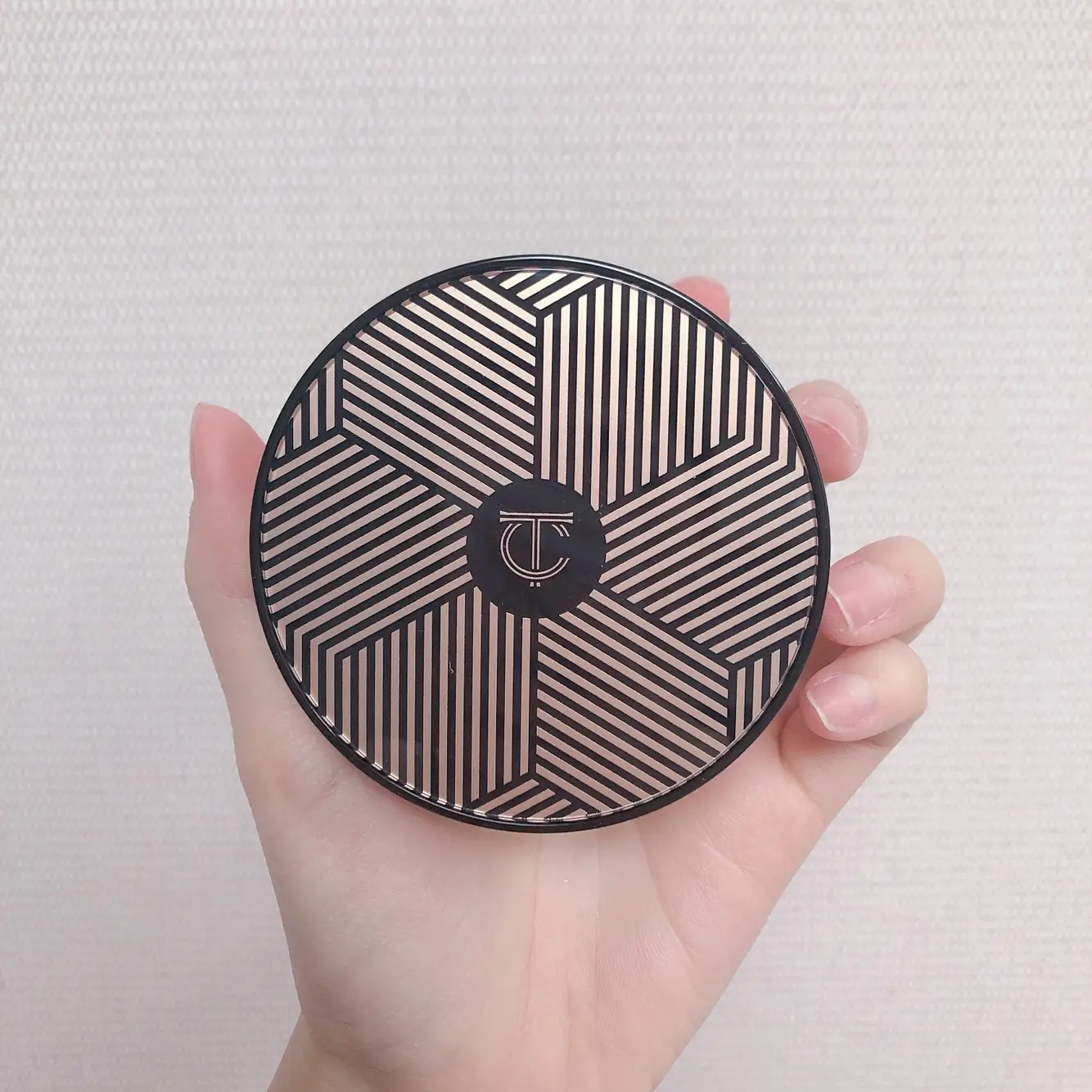선택된 언니의파우치 리뷰 이미지 - [아트클래스 스튜디오 드 땅뜨 글로우 커버쿠션 [2호 아이보리]]