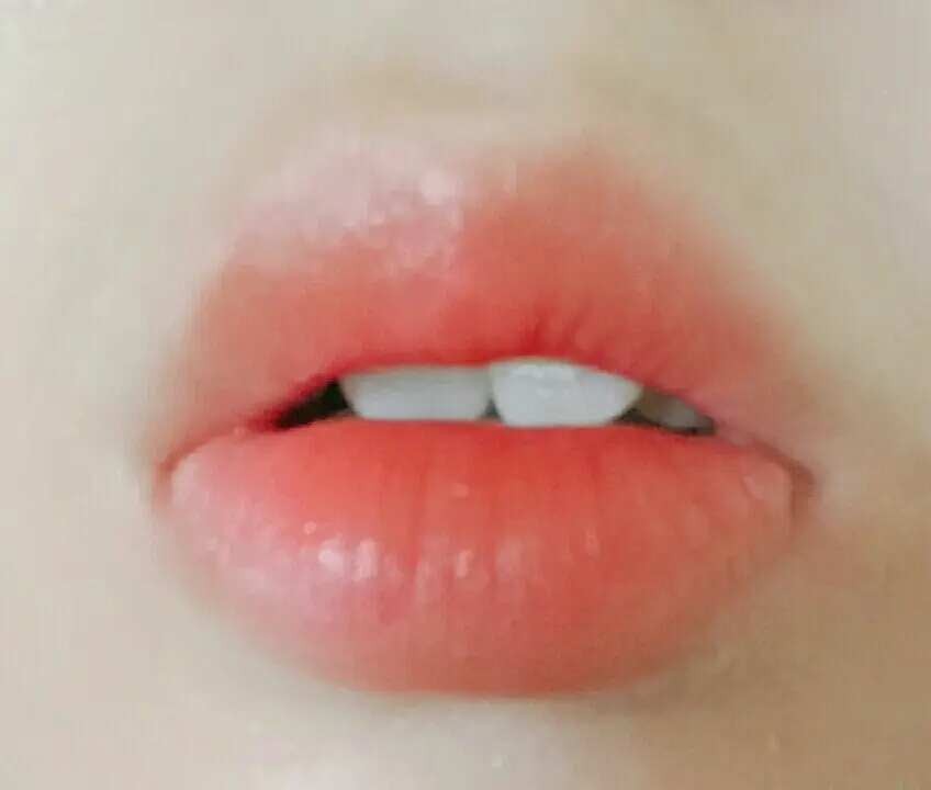 선택된 언니의파우치 리뷰 이미지 - [모이스처 터치 립스틱 (CR03 스윗 코랄)]