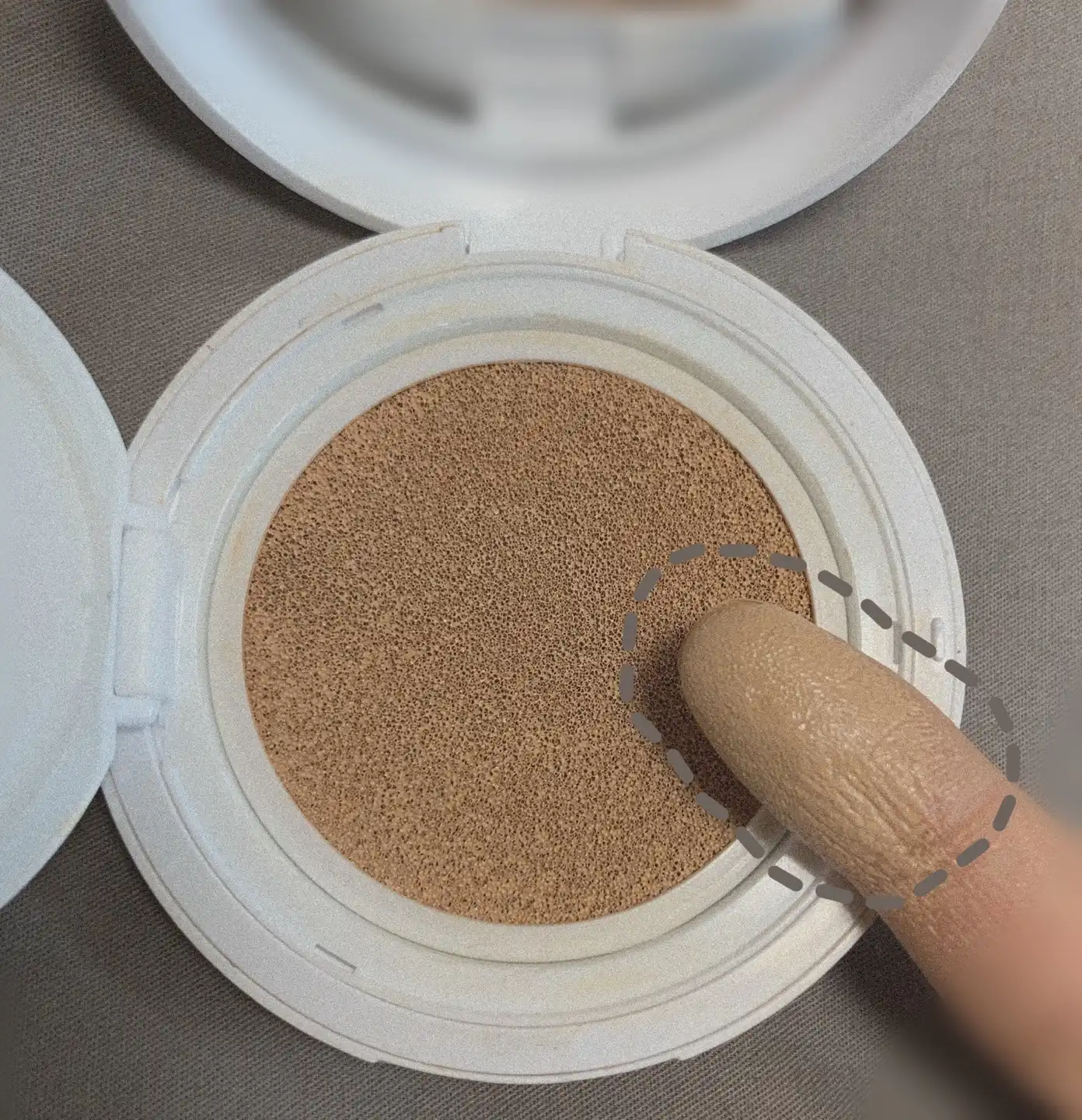 언니의파우치 리뷰 이미지 6 - [쿠션 파운데이션 [23 바닐라]]