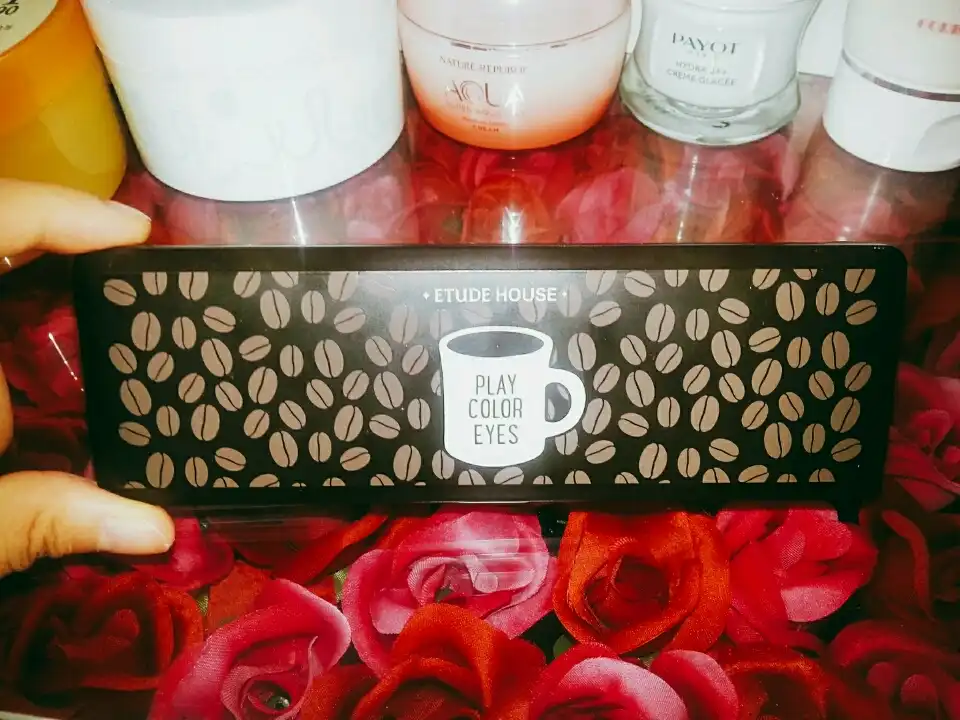 플레이 컬러 아이즈 [인 더 까페]