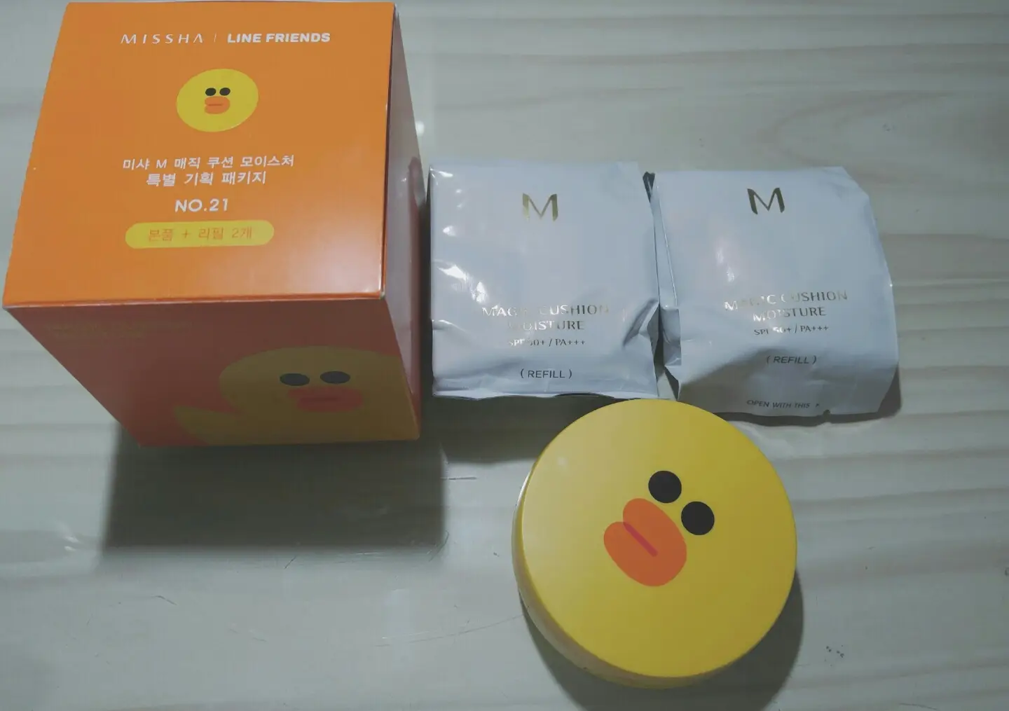 선택된 언니의파우치 리뷰 이미지 - [[M] 매직 쿠션 모이스처 SPF50+ PA+++ [21호]]