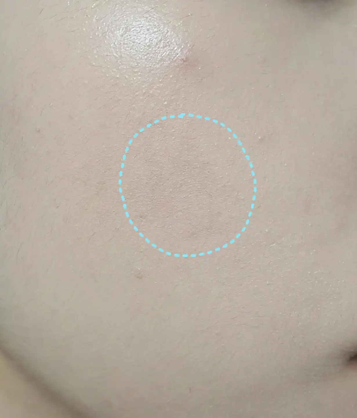 언니의파우치 리뷰 이미지 10 - [컬러스테이 메이크업 파운데이션 지복합용 [150 버프]]