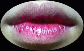 선택된 언니의파우치 리뷰 이미지 - [앵두알 맑은 틴트 (앵두알 레드)]