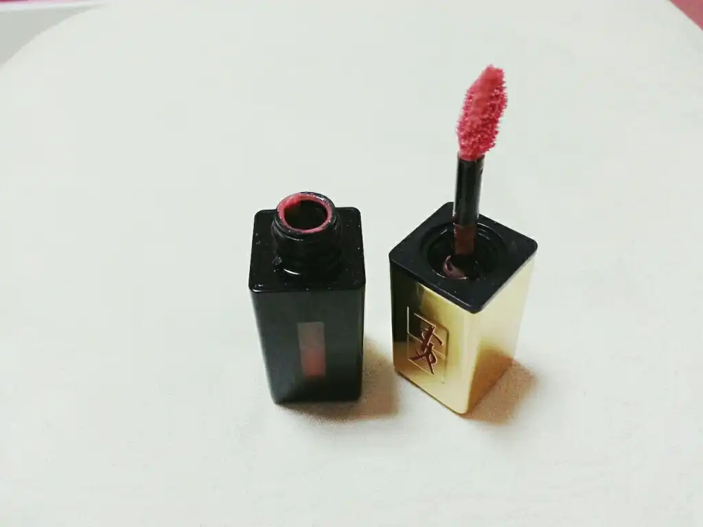 루쥬 뷔르 꾸뛰르 베르니 아 레브르(7)