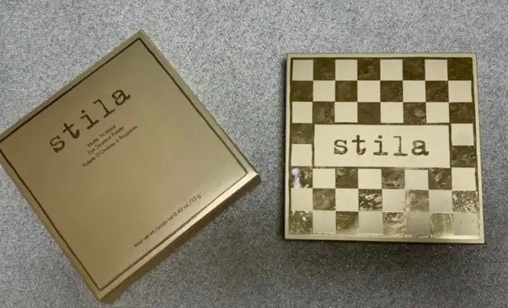 매트 앤 메탈 아이섀도우 팔레트