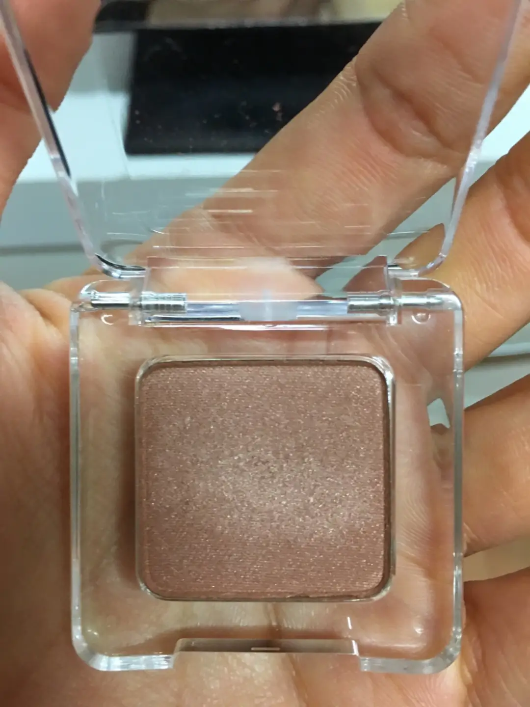 선택된 언니의파우치 리뷰 이미지 - [아이섀도우 새틴 [아몬드 라무르]]