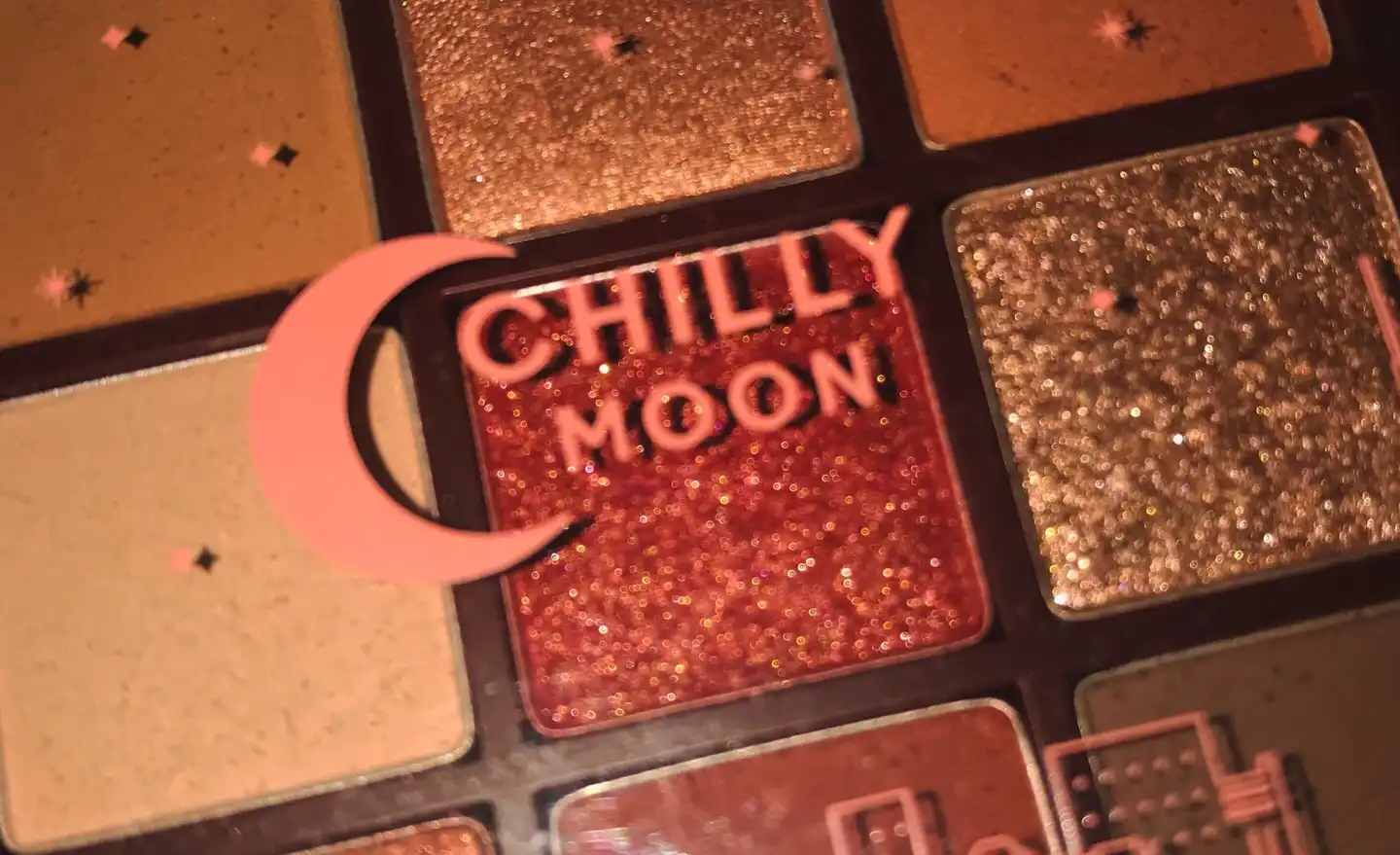 플레이 컬러 아이즈 [칠리 문]