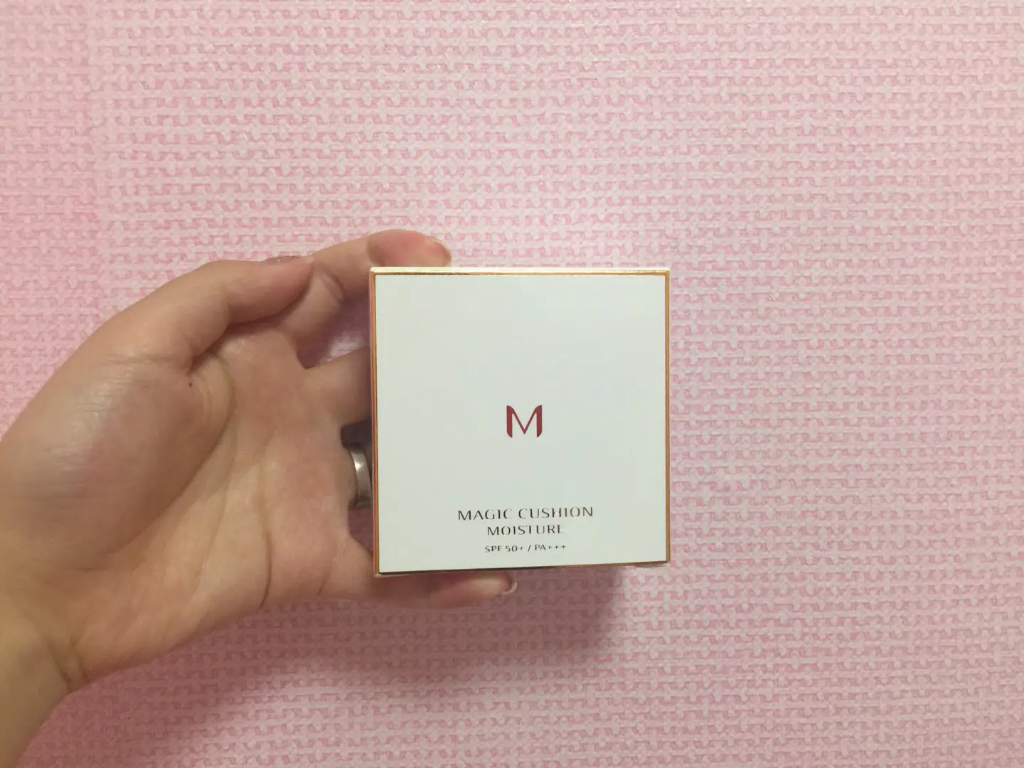 선택된 언니의파우치 리뷰 이미지 - [[M] 매직 쿠션 모이스처 SPF50+ PA+++ [21호]]