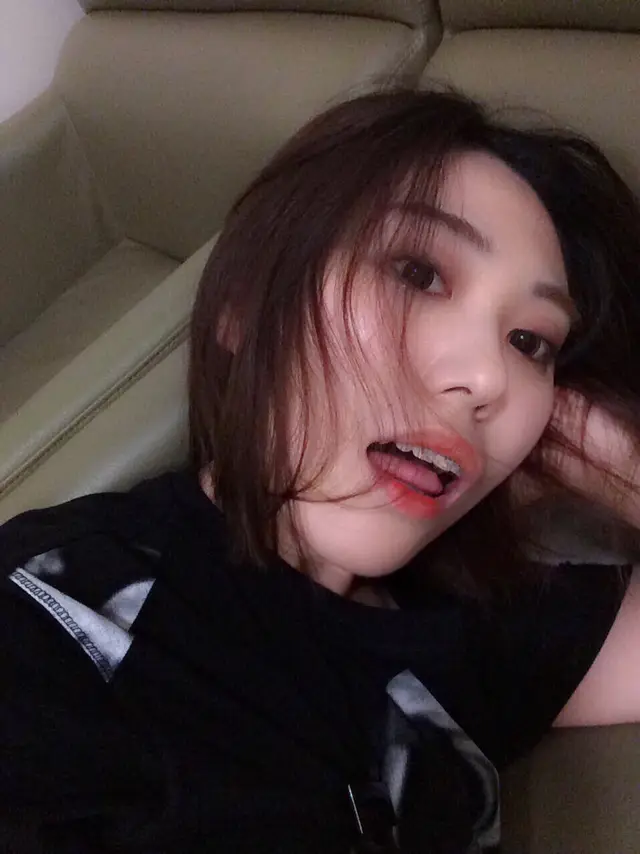 선택된 언니의파우치 리뷰 이미지 - [촉촉 말캉 젤 틴트(바운시 탠저린)]