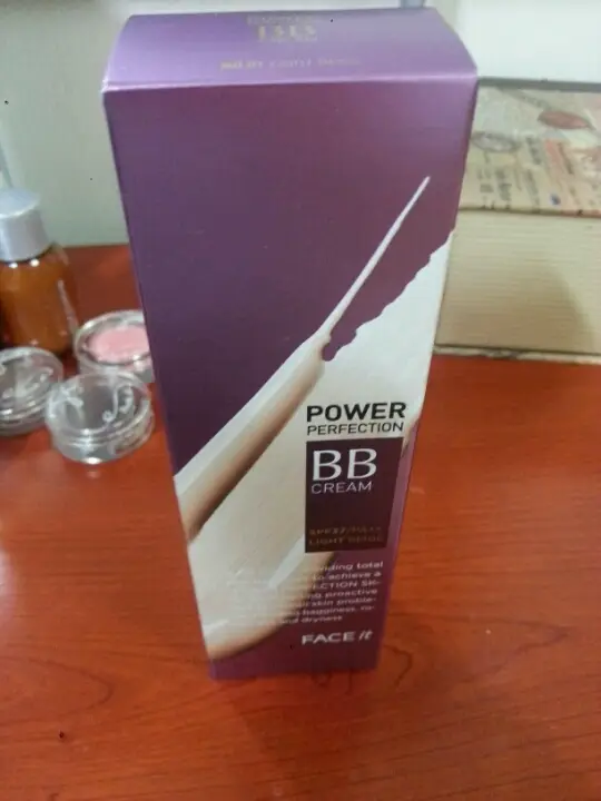 선택된 언니의파우치 리뷰 이미지 - [페이스잇 파워퍼펙션 비비 SPF37PA++ 01 화사한 베이지]