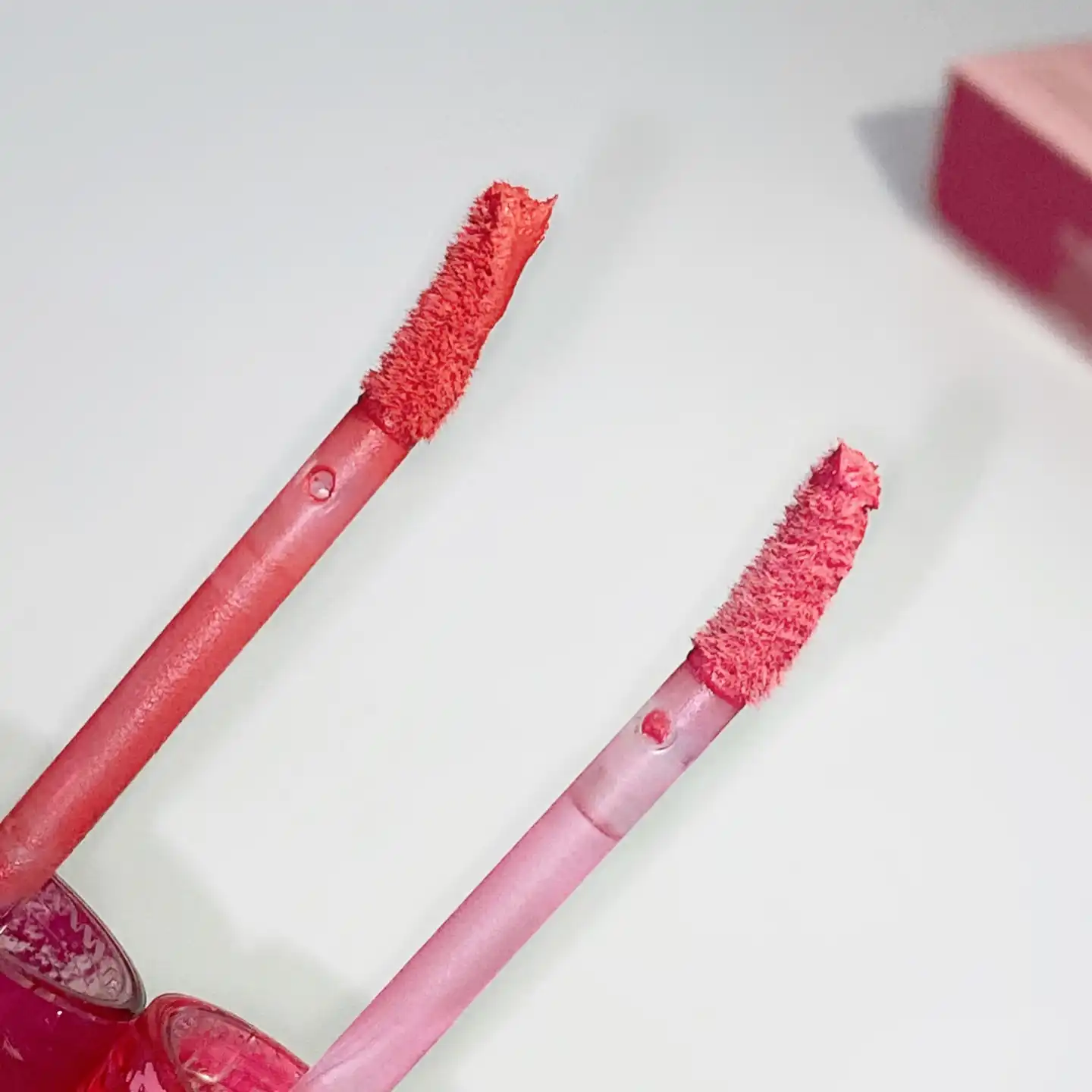 언니의파우치 리뷰 이미지 7 - [아티스틱 볼드 벨벳 립 [03 비트윈 어스]]