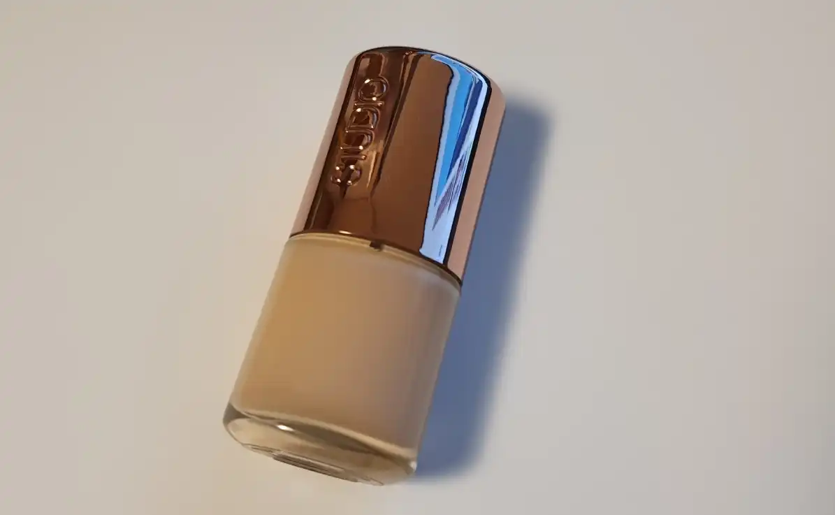 스튜디오 광채 파운데이션 [쿨 21호]