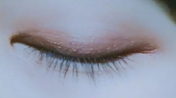 선택된 언니의파우치 리뷰 이미지 - [벨벳 핏 쿠션 섀도우 [04 다크초코]]