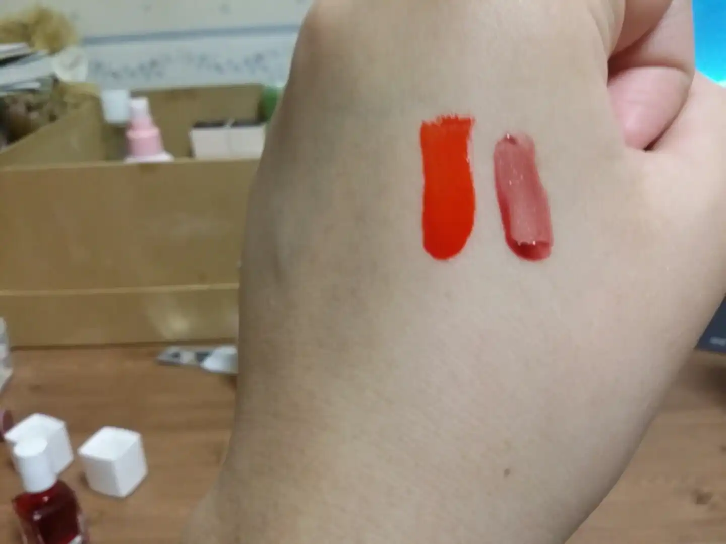 언니의파우치 리뷰 이미지 2 - [쿨링미 프루프 립톤 겟잇 틴트 [04 레드핫]]